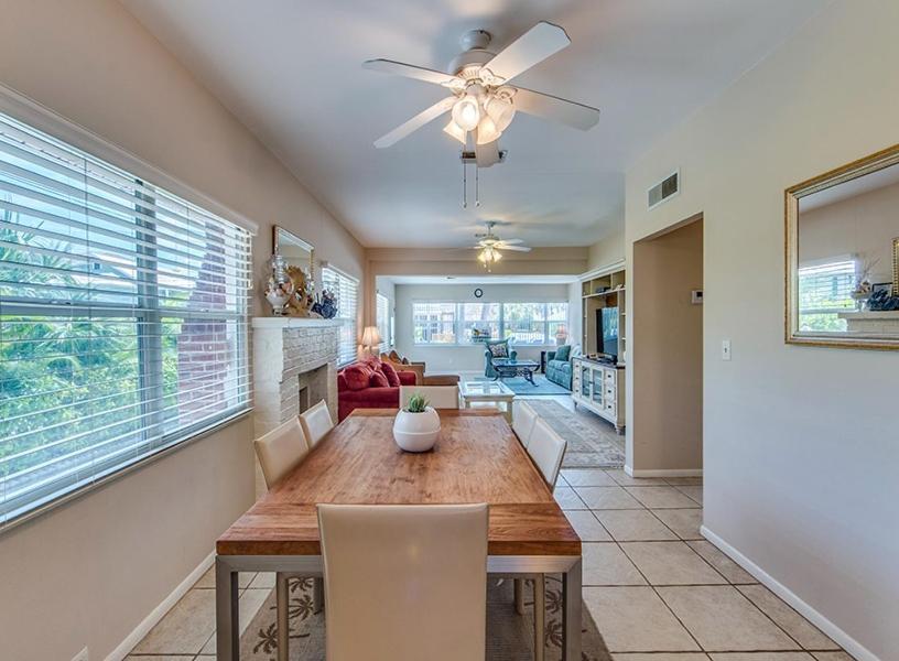 Beachcomber Beach House - Weekly Rental Just Steps To White Sand Beach! Home Clearwater Beach Extérieur photo